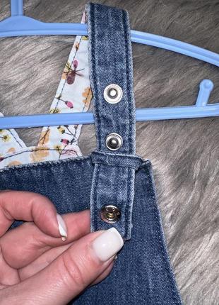 Стильный милый джинсовый сарафан с вышивкой для девочки 4/5р mothercare5 фото