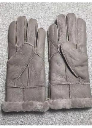 Перчатки женские кожаные зимние утепленные на меху из овчины. теплые перчатки ugg из натуральной кожи (серые)2 фото