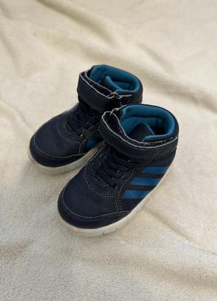 Детские кроссовки adidas