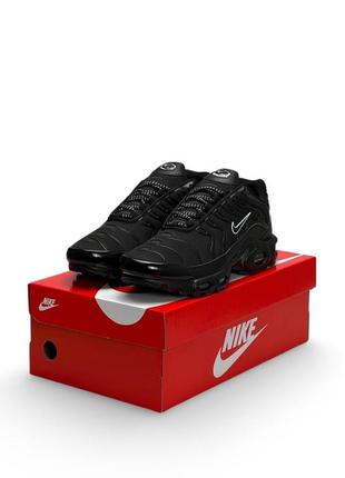 Чоловічі кросівки nike air max plus all black white1 фото