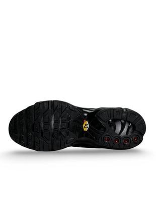 Чоловічі кросівки nike air max plus all black white5 фото