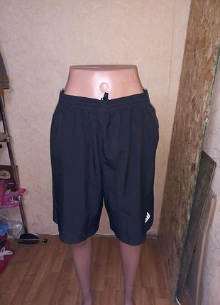 Мужские шорты adidas с лампасами