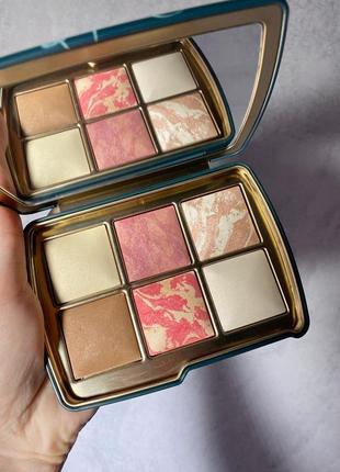 Палетка пудр hourglass - ambient lighting edit - jellyfish