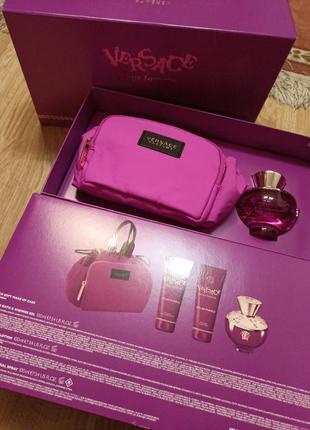 Versace pour femme dylan purple подарочный набор, вода 100 мл.1 фото