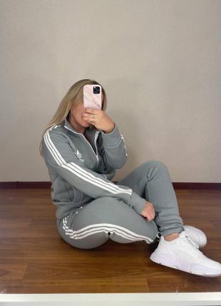 Красивый спортивный костюм, кофта на молнии, теплый