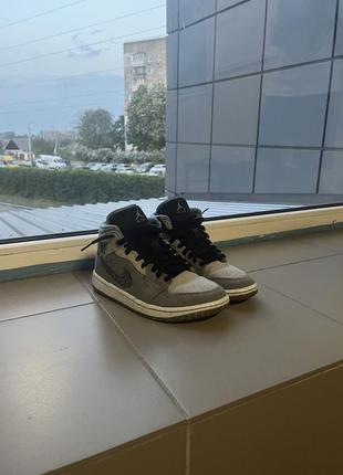 Кросівки jordan 1