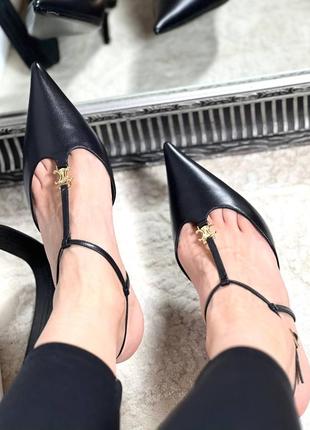 Туфли женские кожаные черные нарядные брендовые на низком каблуке открытой пяткой в стиле celine10 фото