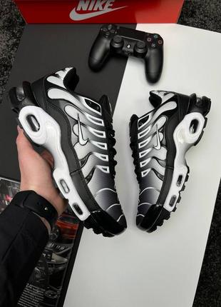 Мужские кроссовки nike air max plus black white gradient