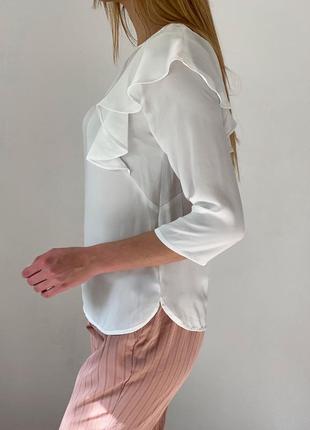 Стильная белая блуза с воланами papaya3 фото