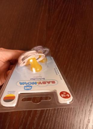 Латексная пустышка baby nova 6-18 месяцев