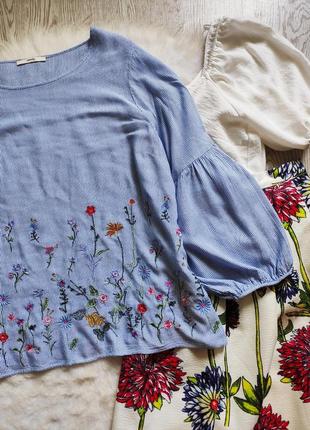 Голубая блуза футболка в полоску с вышивкой цветочной вышиванка рукава воланы батал большого размера7 фото