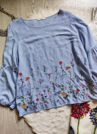 Голубая блуза футболка в полоску с вышивкой цветочной вышиванка рукава воланы батал большого размера5 фото