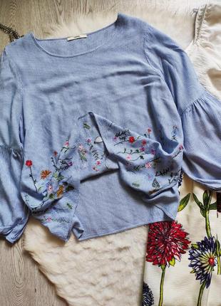 Голубая блуза футболка в полоску с вышивкой цветочной вышиванка рукава воланы батал большого размера6 фото