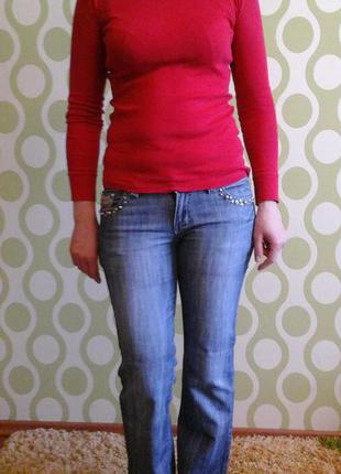 Женские прямые джинсы