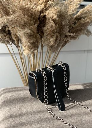 Маленькая базовая черная сумочка с цепочкой как в zara 〰️