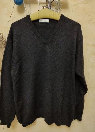 Красивый шерстяной мужской пуловер большого размера