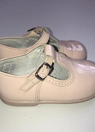 Босоніжки шкіра