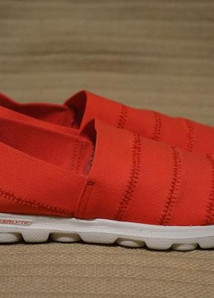 Оригинальные ярко-красные слипоны skechers go walk resalyte shoes women 7 w. ( 24 см.)5 фото