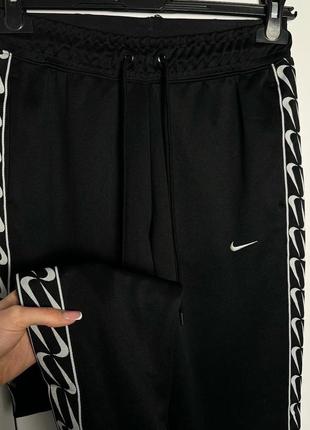 Спортивні штани nike з лампасами чорні спортивки найк джогери на манжеті6 фото