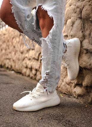 Шикарные женские кроссовки adidas yeezy boost 350 cream white белые9 фото