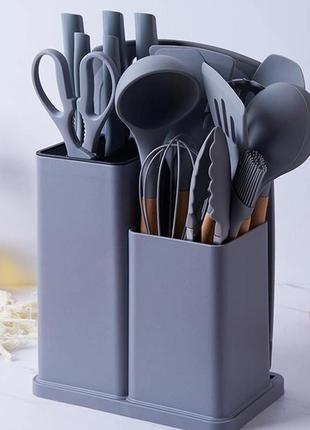 Набор кухонных принадлежностей и ножей kitchen кухонные аксессуары из силикона с бамбуковой ручкой серый1 фото