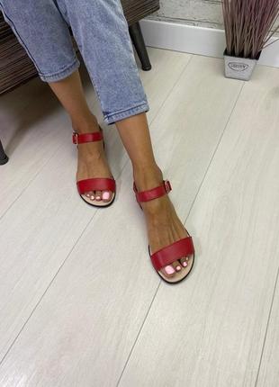 Босоніжки шкіряні сандалі