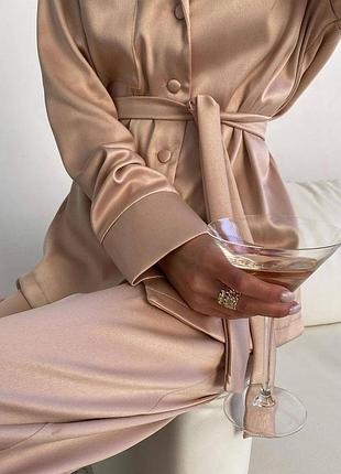 Трендовый шелковый брючный костюм в пижамном стиле 🔥3 фото