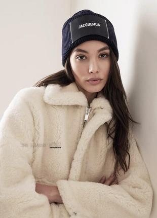 Шапка jacquemus чорна з написом