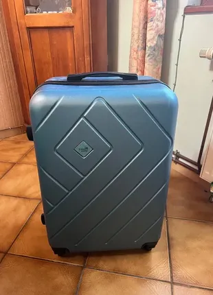 Чемодан/ чемодан размер м (средний)