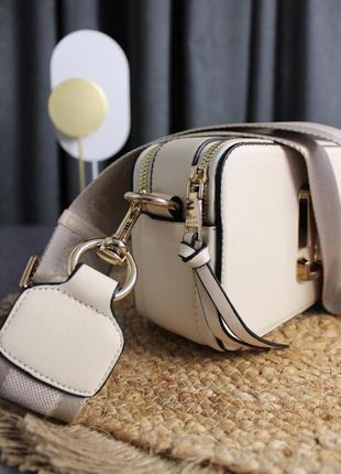 Сумка marc jacobs the snapshot beige/gold 2