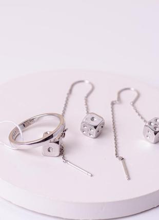 Серебряные серьги и кольцо "кубик"1 фото
