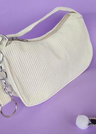 Вельветовая молочная сумочка с цепочкой4 фото