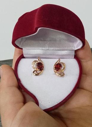 Подарок девушке - серьги "рубиновое совершенство в золоте" ювелирный сплав и цирконы в бархатной коробочке