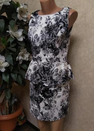 Платье красивое принт по фигуре