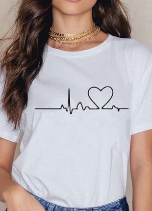 Белая футболка минималистичный дизайн принт сердце