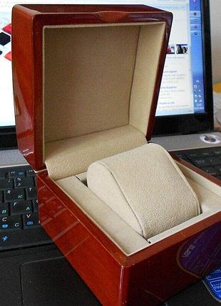 Коробка для годинника. дерев'яна коробка для годинника. подарункова коробка для годинника