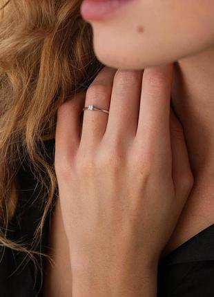 Помолвочное золотое кольцо с бриллиантом 
2210711214 фото