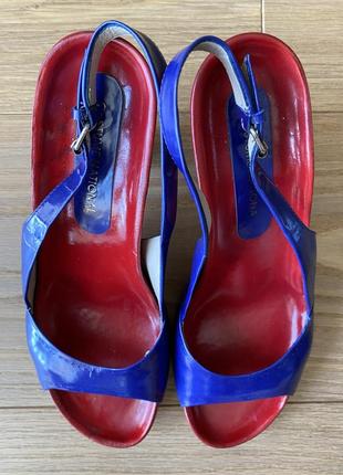Босоножки costume national на каблуке красно-синие кожаные3 фото