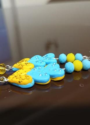 Длинные желто голубые украинские серьги из полимерной глины и хрустальных бусин3 фото