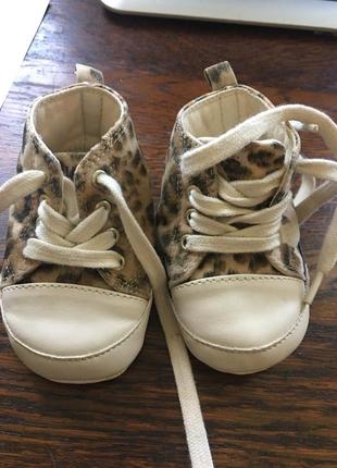 Пінетки guess р. 18 устілка 9см