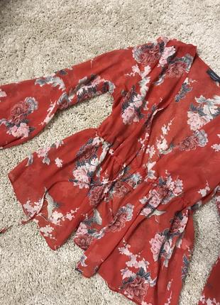 Красивая воздушная летняя пляжная накидка с завязкой на талии яркая красная с принтом1 фото