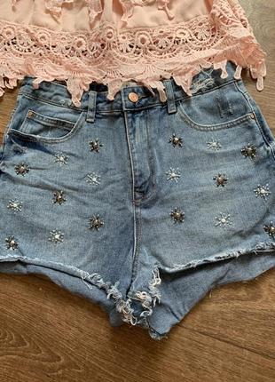 Джинсовые шортики