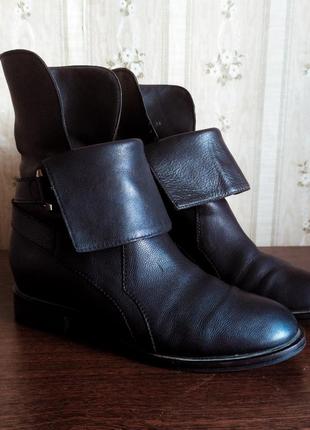 Шикарные ботинки с мехом из натуральной кожи италия1 фото