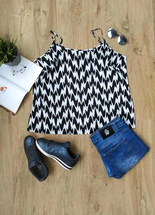 Майка з цікавим принтом label be