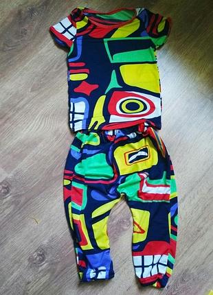 Яскравий яркий літній летний костюм