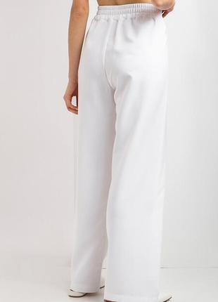 Белые брюки в деловом стиле на резинке спортивные штаны4 фото