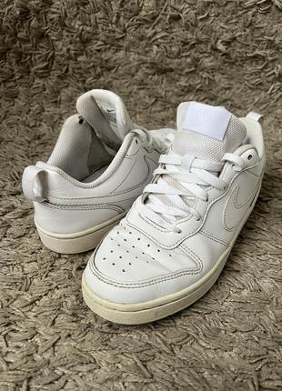 Кроссовки nike, оригинал, court borough low 2 white bq5448-100, стелька 24 см, размер 37.5, хорошее