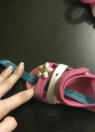 Босоножки crocs на девочку брендовые сандалии новые розовые4 фото