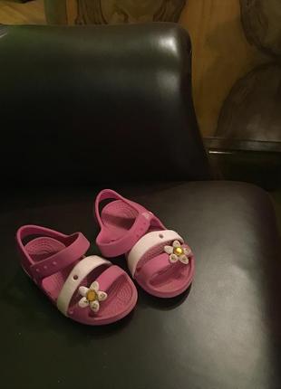 Босоножки crocs на девочку брендовые сандалии новые розовые5 фото