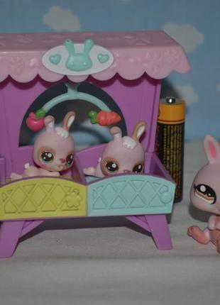 Фірмовий набір сім'я кроликів пет шопи pets shop іграшки зоомагазин littlest pet shop lps